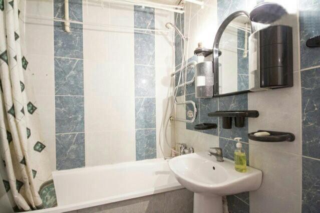 Apartment Internacionalnaya 13 Minsk Bagian luar foto